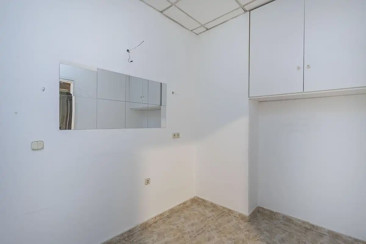 Local Comercial en Granada ciudad en venta - 395.000 € (Ref: 9836938)