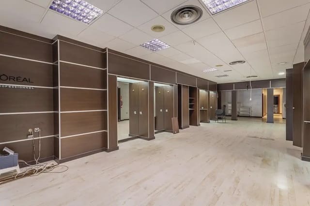 Local Comercial en Pajaritos - Plaza de Toros, Granada ciudad en venta - 395.000 € (Ref: 9836938)