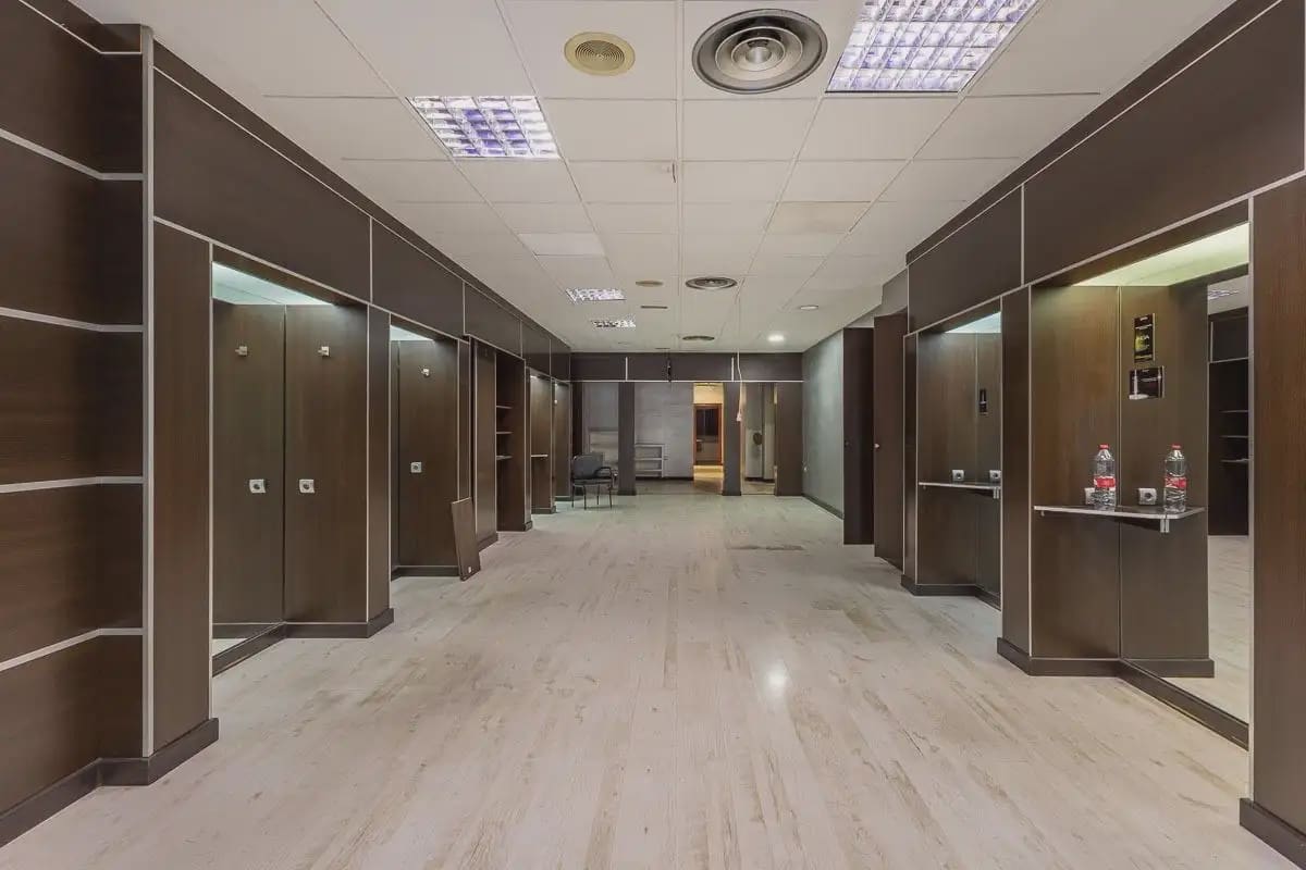 Local Comercial en Granada ciudad en venta - 395.000 € (Ref: 9836938)