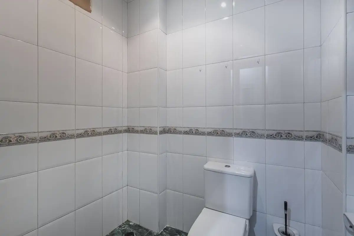 Local Comercial en Granada ciudad en venta - 395.000 € (Ref: 9836938)