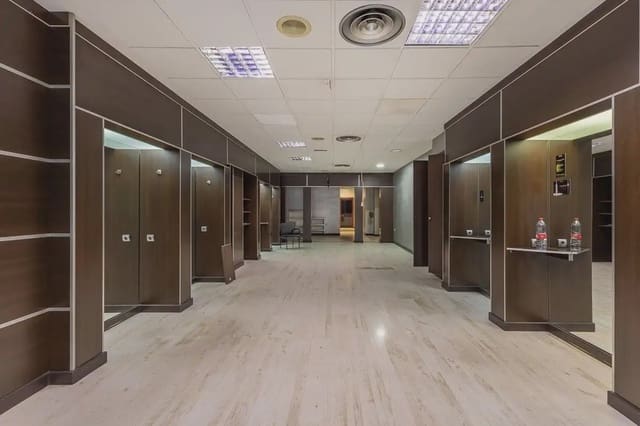 Local Comercial en Pajaritos - Plaza de Toros, Granada ciudad en venta - 395.000 € (Ref: 9836938)