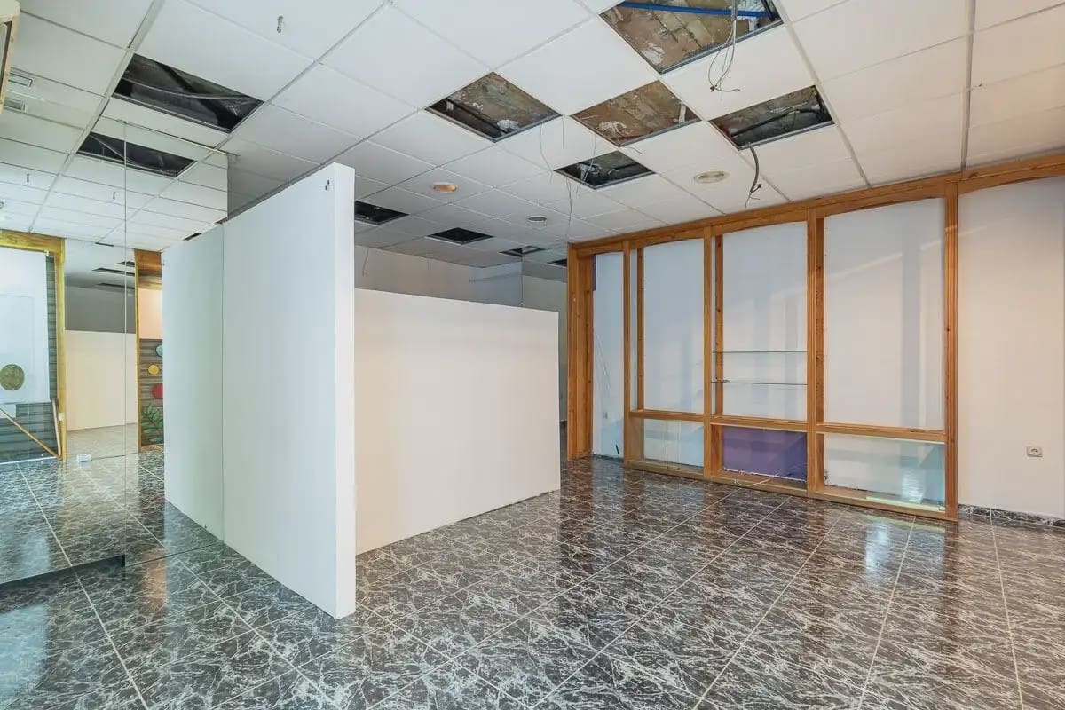 Local Comercial en Granada ciudad en venta - 395.000 € (Ref: 9836938)