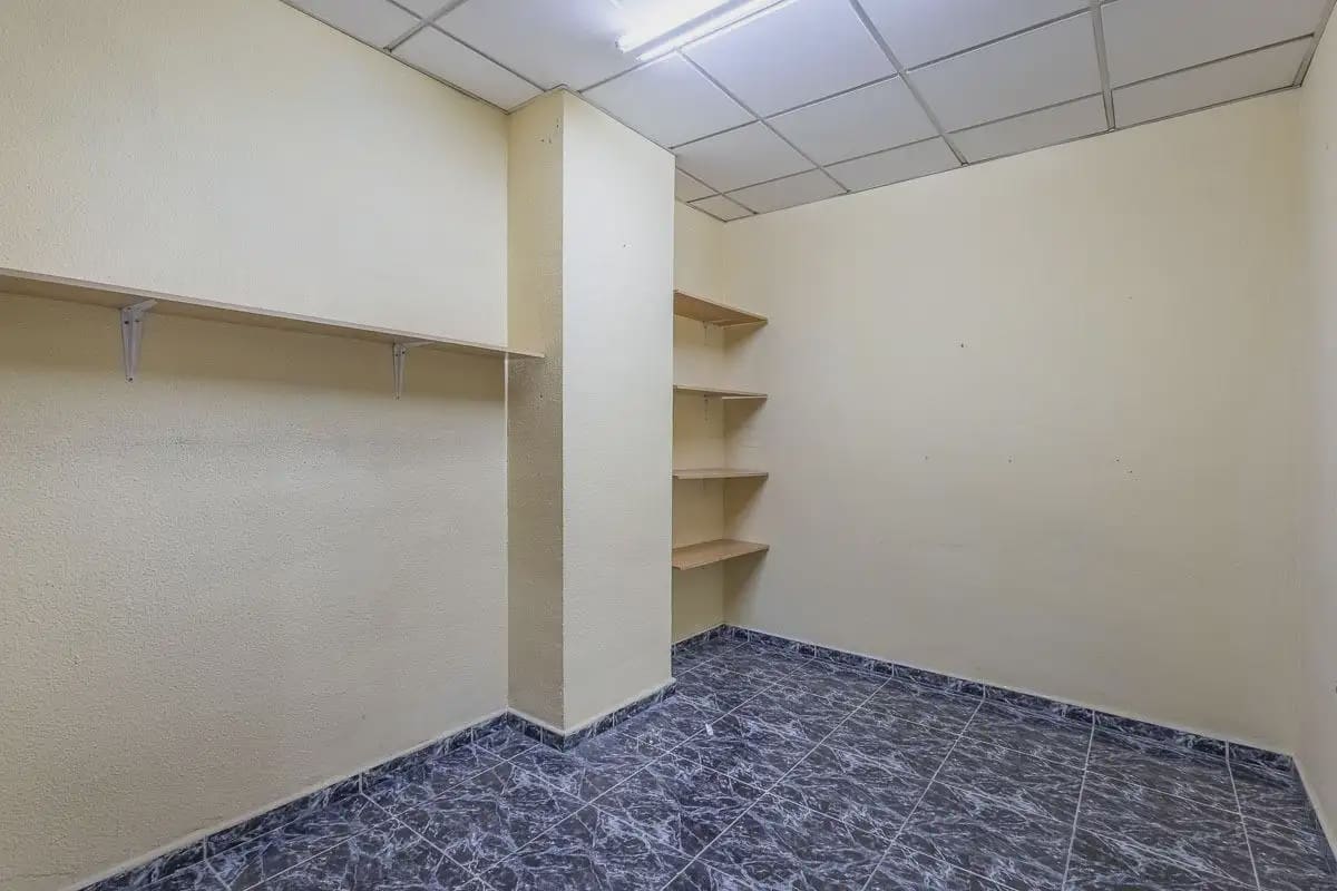 Local Comercial en Granada ciudad en venta - 395.000 € (Ref: 9836938)