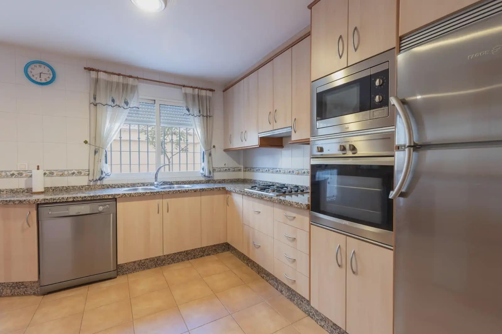 Omakotitalo myytävänä paikassa Maracena mukana 
autotalli - 275 000 € (Ref: 9836939)