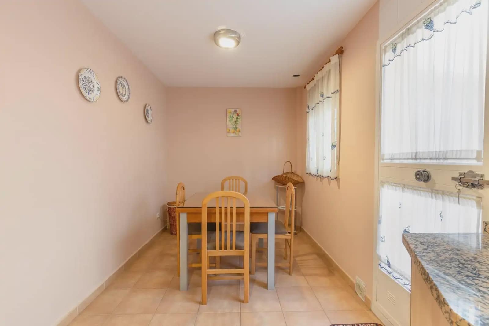 Omakotitalo myytävänä paikassa Maracena mukana 
autotalli - 275 000 € (Ref: 9836939)
