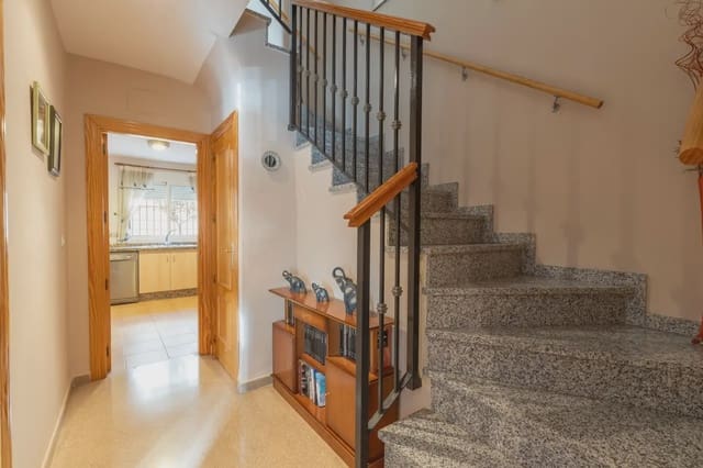 Omakotitalo myytävänä paikassa Maracena mukana 
autotalli - 275 000 € (Ref: 9836939)
