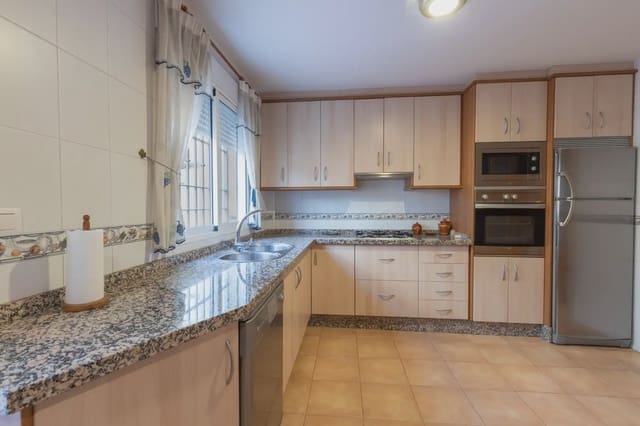 Omakotitalo myytävänä paikassa Maracena mukana 
autotalli - 275 000 € (Ref: 9836939)