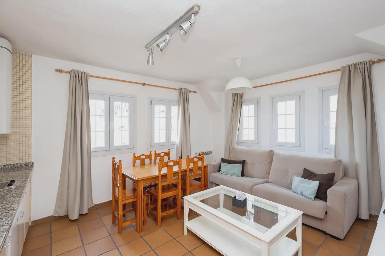 Flat te koop in Sierra Nevada - € 175.000 (Ref: 9836941)