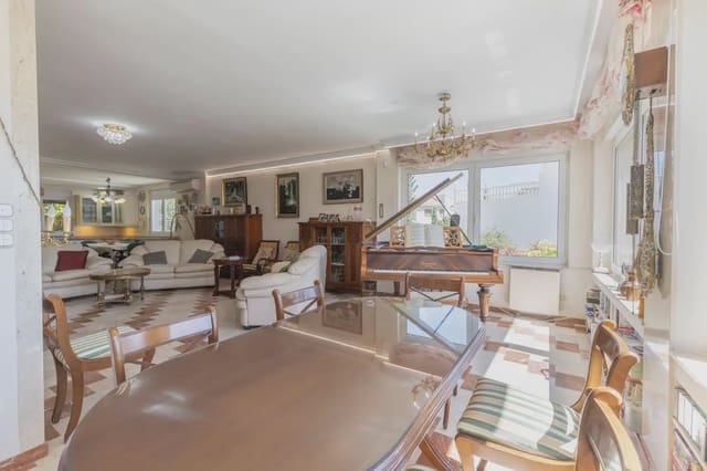 Villa til salg i Las Gabias med swimmingpool garage - € 575.000 (Ref: 9836942)