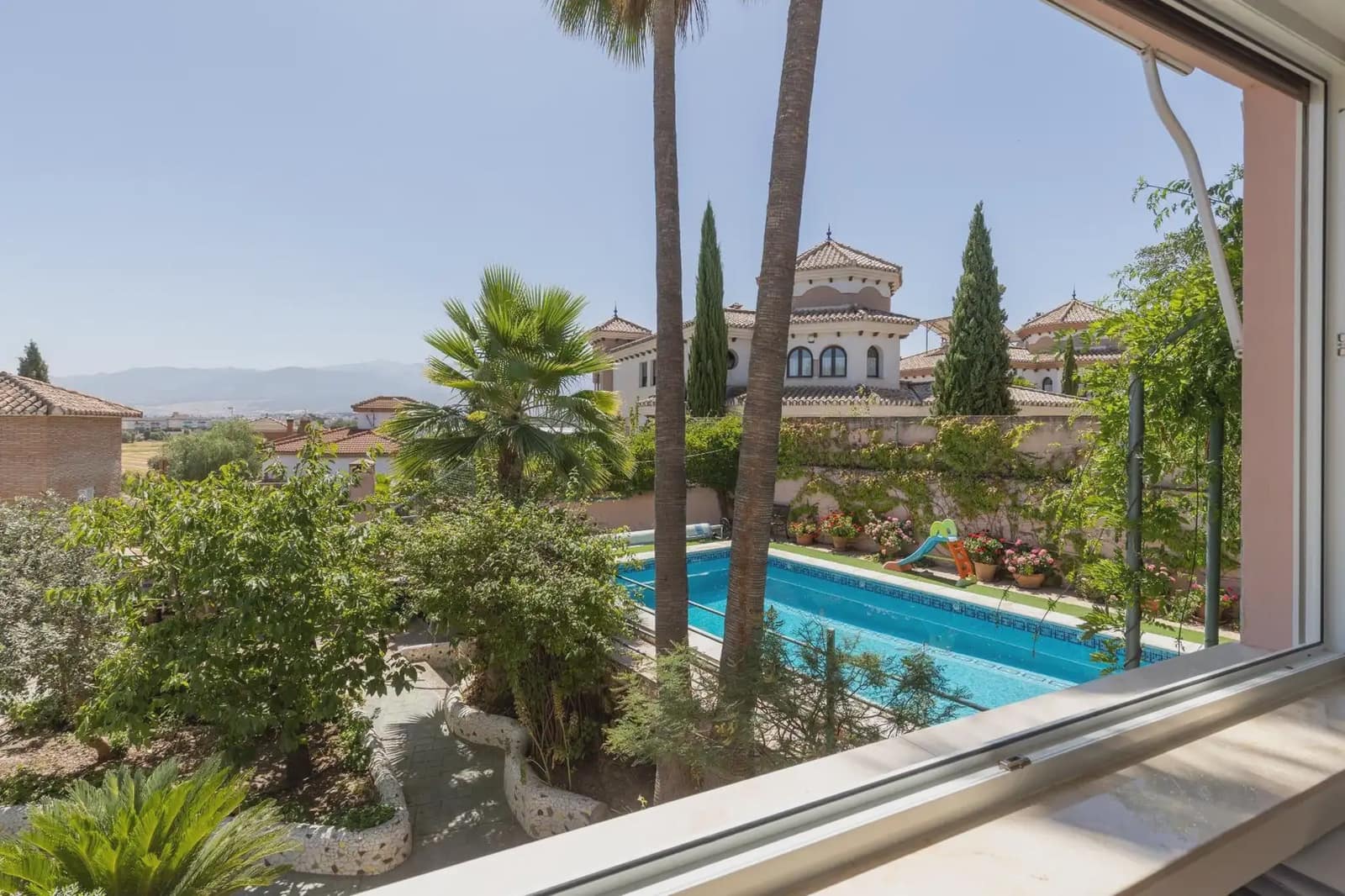 Moradia para venda em Las Gabias com piscina garagem - 575 000 € (Ref: 9836942)