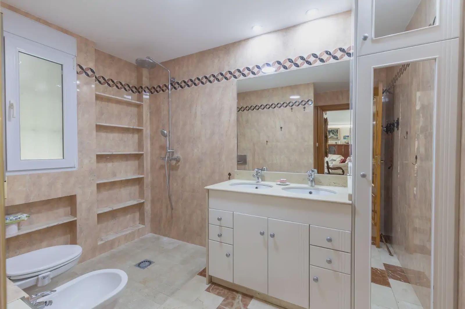 Moradia para venda em Las Gabias com piscina garagem - 575 000 € (Ref: 9836942)