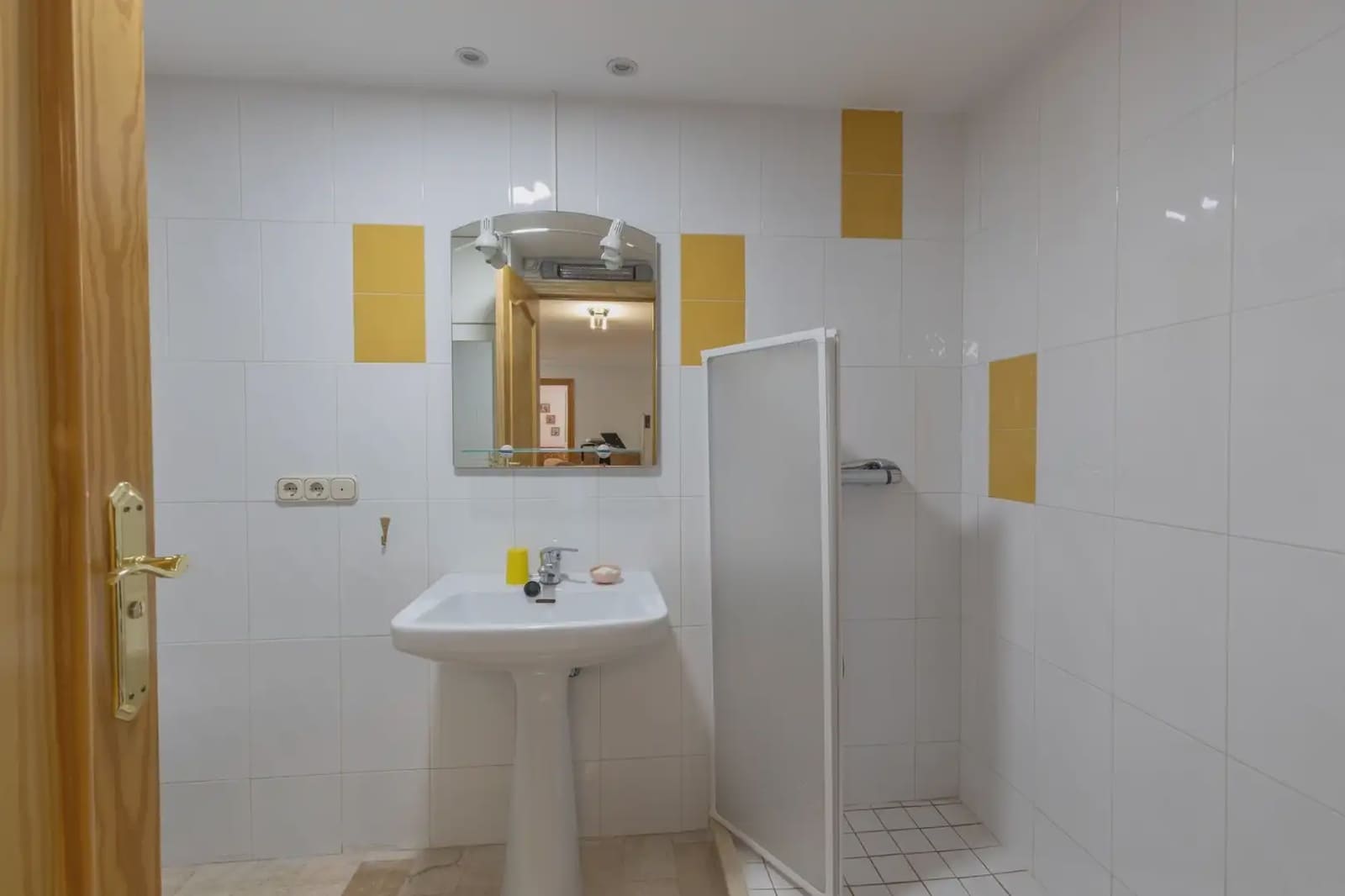 Moradia para venda em Las Gabias com piscina garagem - 575 000 € (Ref: 9836942)