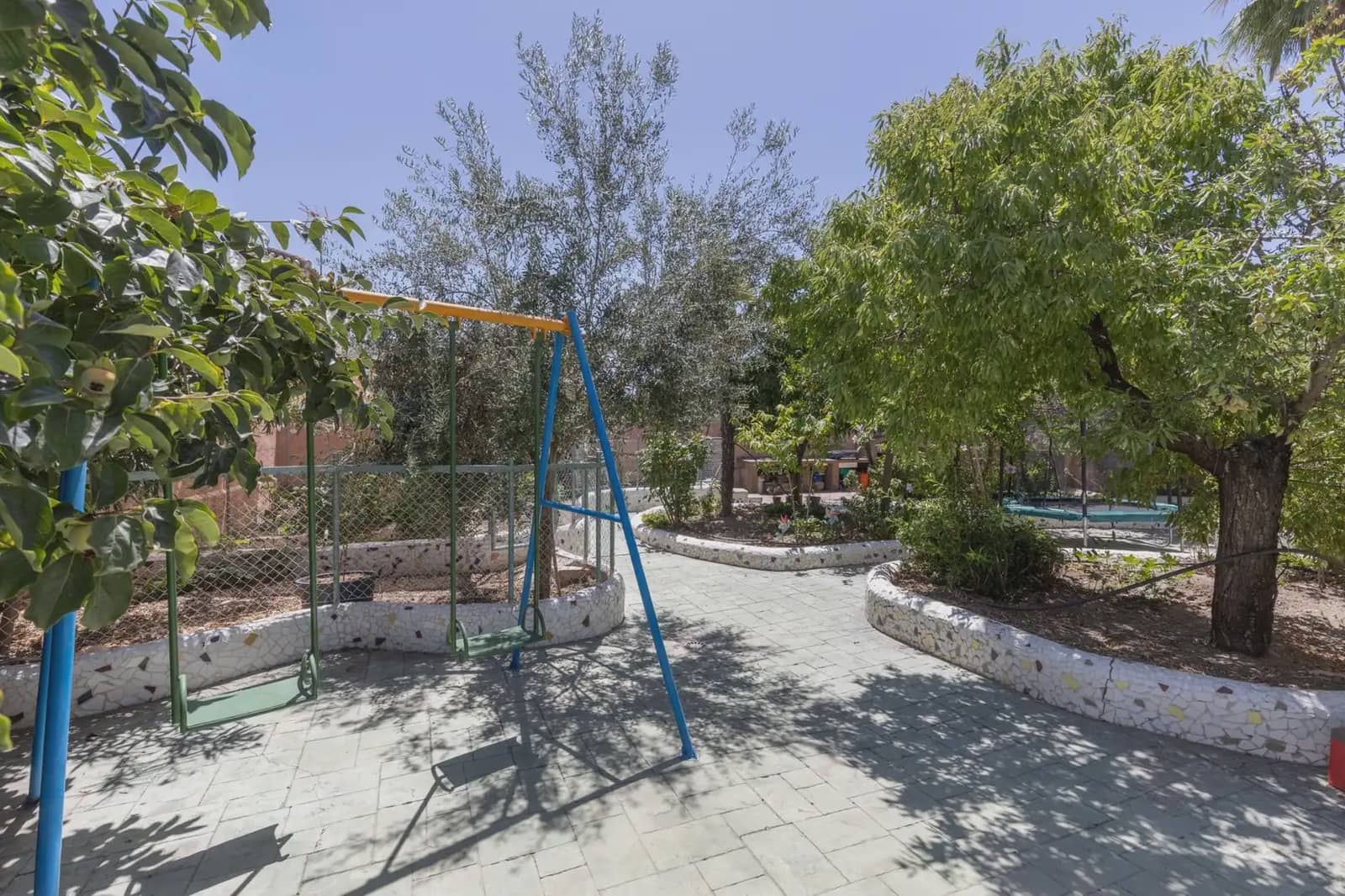 Moradia para venda em Las Gabias com piscina garagem - 575 000 € (Ref: 9836942)