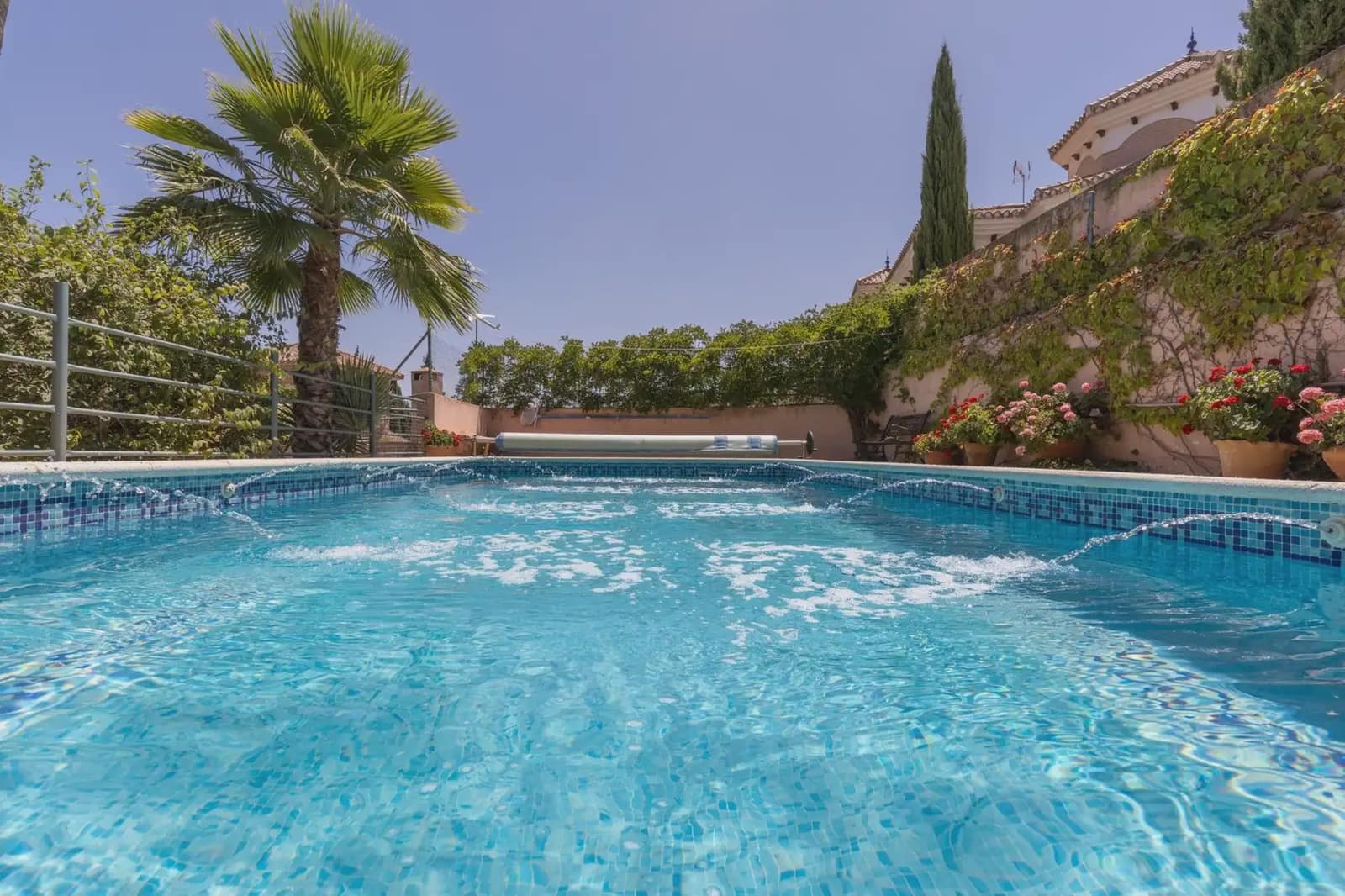 Moradia para venda em Las Gabias com piscina garagem - 575 000 € (Ref: 9836942)