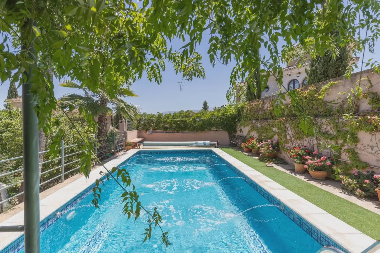 Moradia para venda em Las Gabias com piscina garagem - 575 000 € (Ref: 9836942)