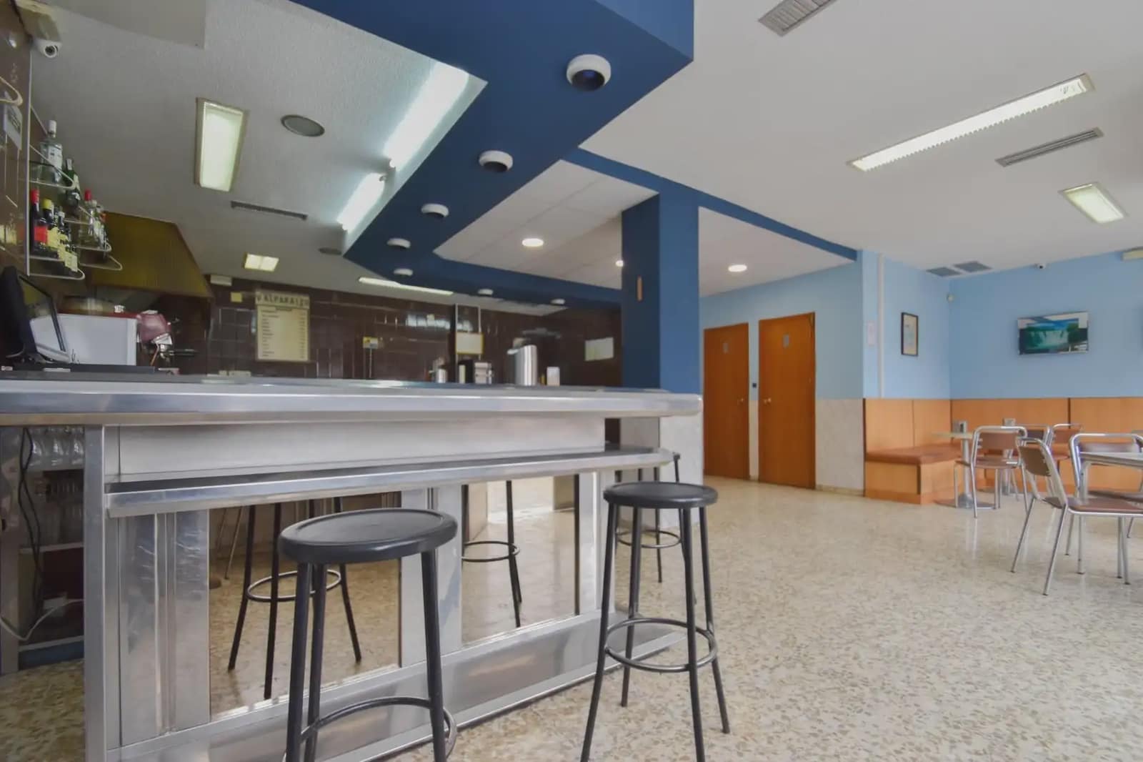 Local Comercial en Granada ciudad en venta - 170.000 € (Ref: 9836943)