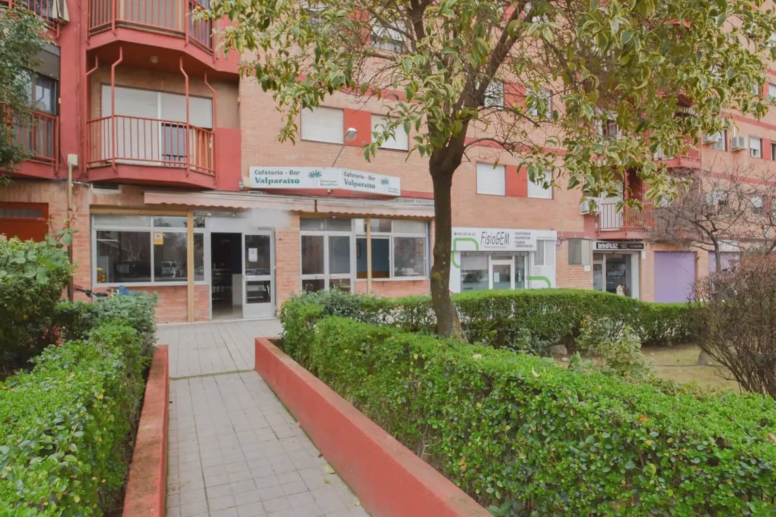 Local Comercial en Granada ciudad en venta - 170.000 € (Ref: 9836943)