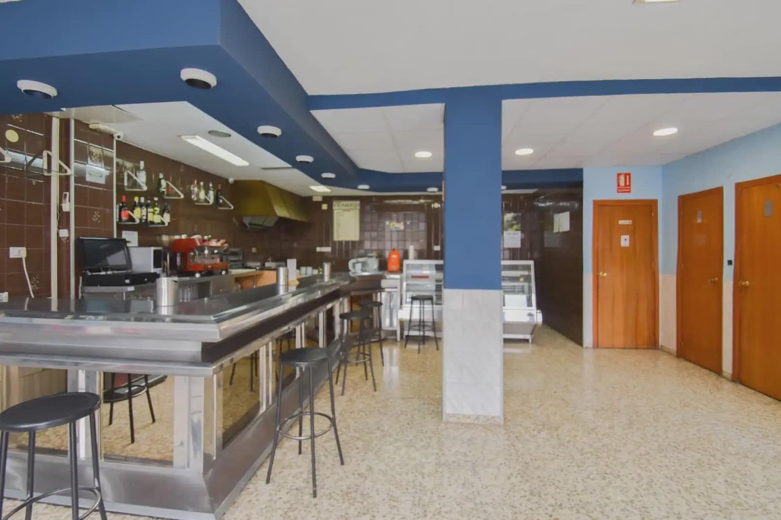 Local Comercial en Granada ciudad en venta - 170.000 € (Ref: 9836943)