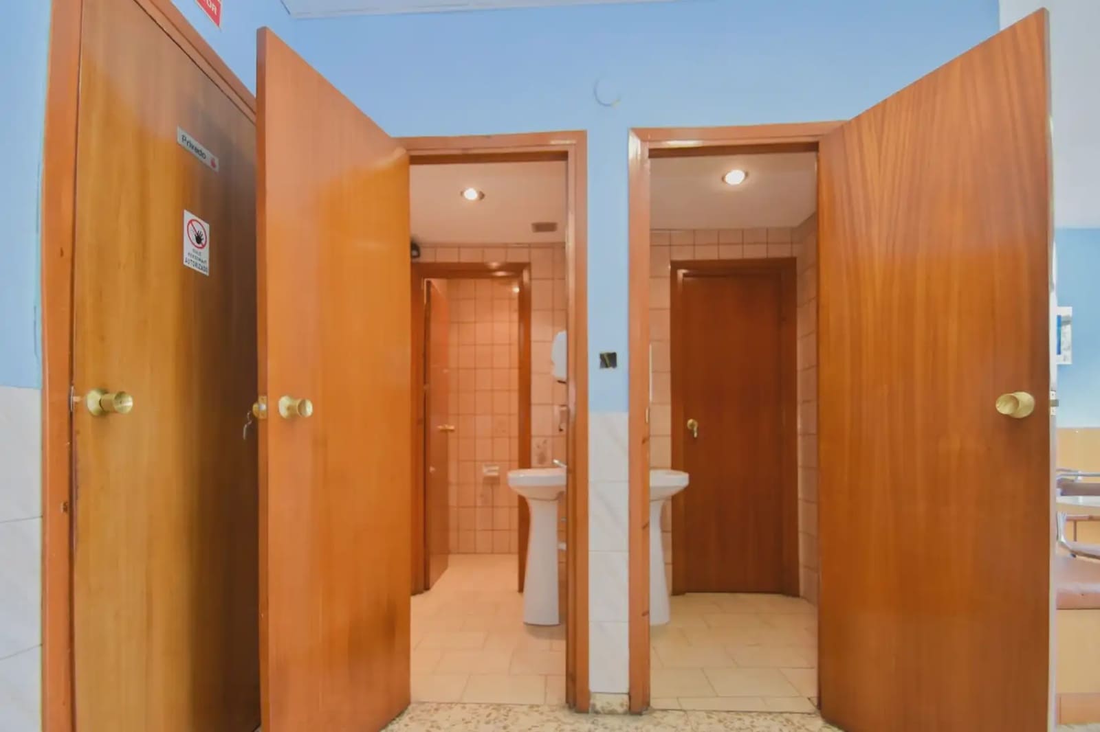 Local Comercial en Granada ciudad en venta - 170.000 € (Ref: 9836943)