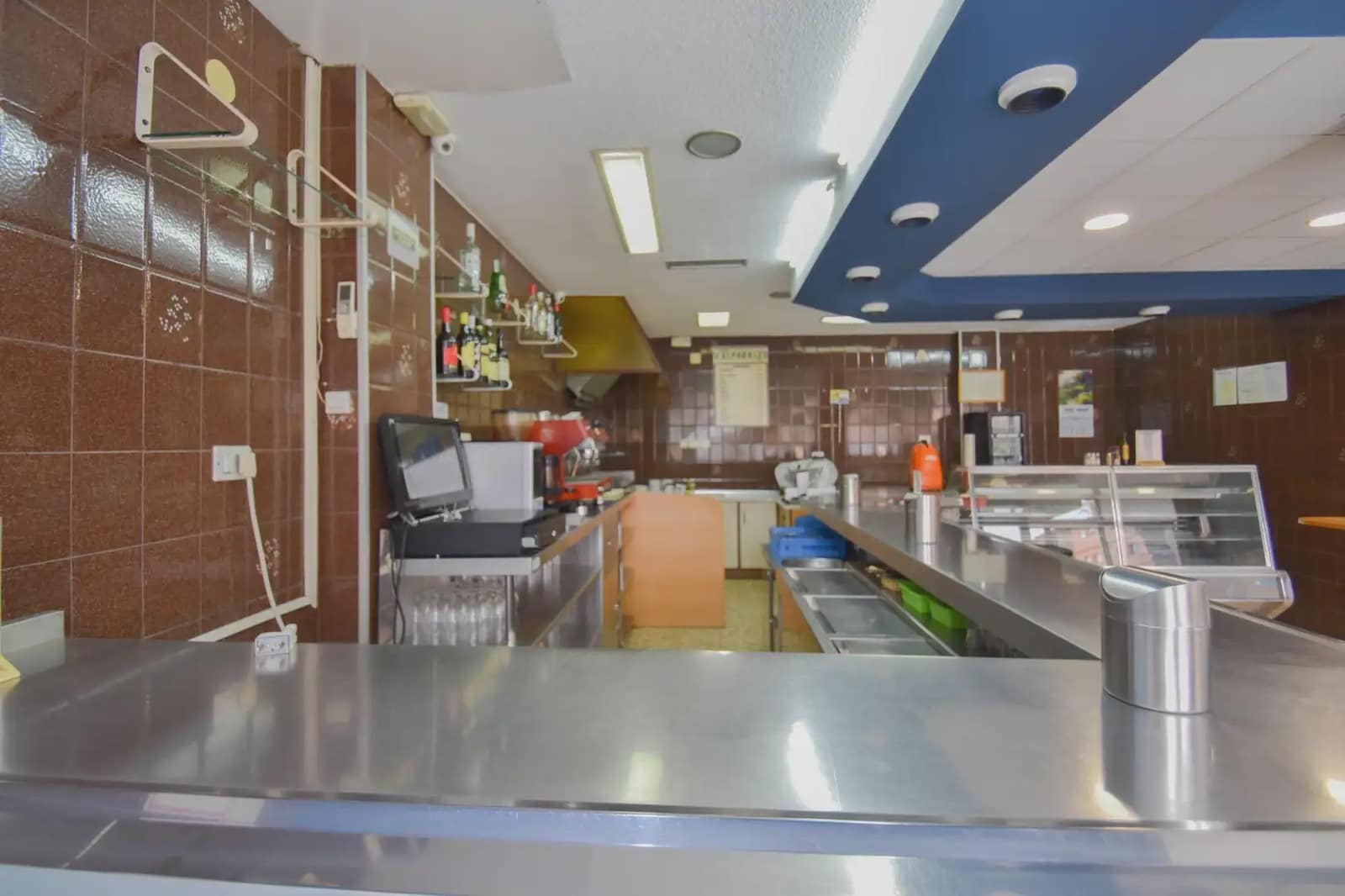 Local Comercial en Granada ciudad en venta - 170.000 € (Ref: 9836943)