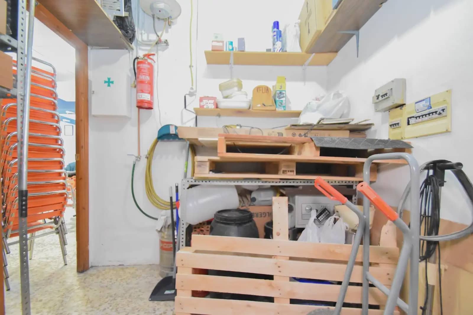 Local Comercial en Granada ciudad en venta - 170.000 € (Ref: 9836943)