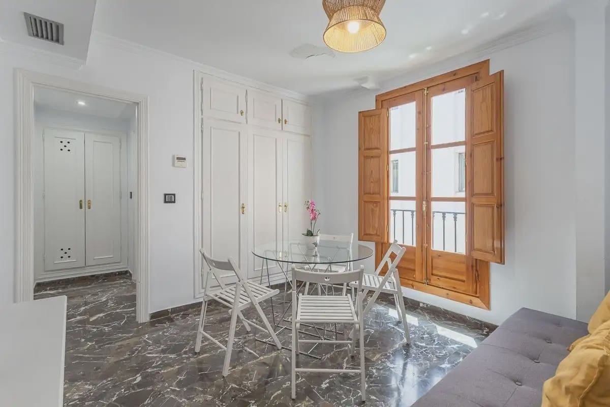 Leilighet til salgs i Granada by - € 250 000 (Ref: 9836946)