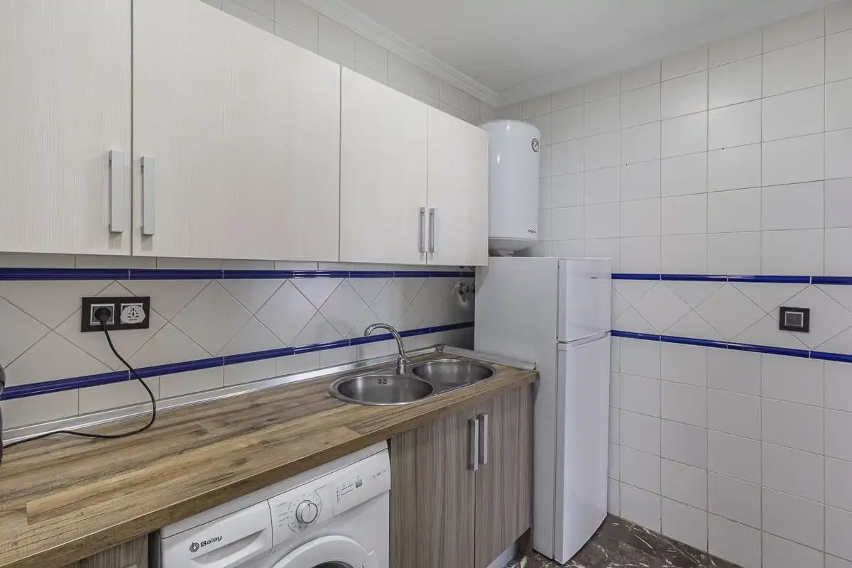 Leilighet til salgs i Granada by - € 250 000 (Ref: 9836946)