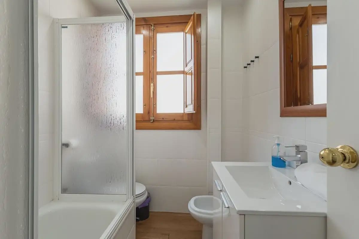 Leilighet til salgs i Granada by - € 250 000 (Ref: 9836946)