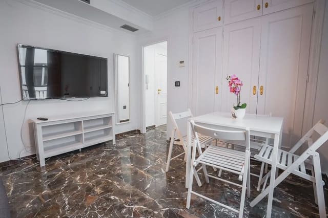 Leilighet til salgs i San Matías - Realejo, Granada by - € 250 000 (Ref: 9836946)