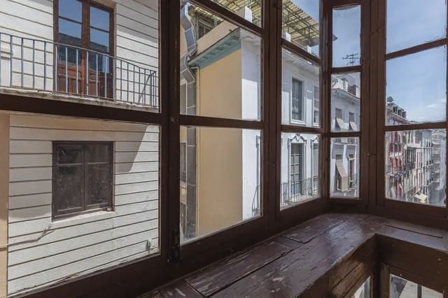 Leilighet til salgs i San Matías - Realejo, Granada by - € 250 000 (Ref: 9836947)