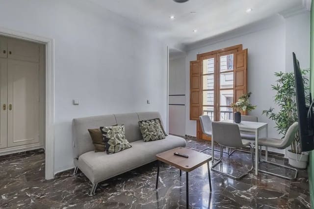 Leilighet til salgs i San Matías - Realejo, Granada by - € 250 000 (Ref: 9836947)