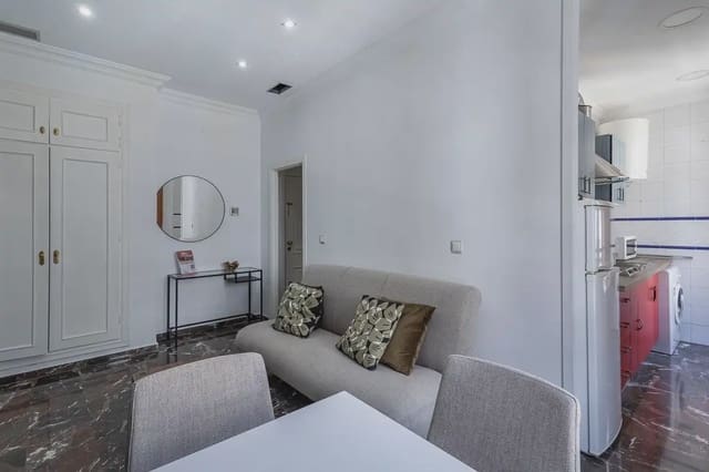 Leilighet til salgs i San Matías - Realejo, Granada by - € 250 000 (Ref: 9836947)