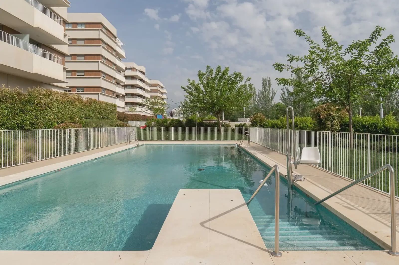 Wohnung zu verkaufen in Granada Stadt mit Pool Garage - 395.000 € (Ref: 9836952)