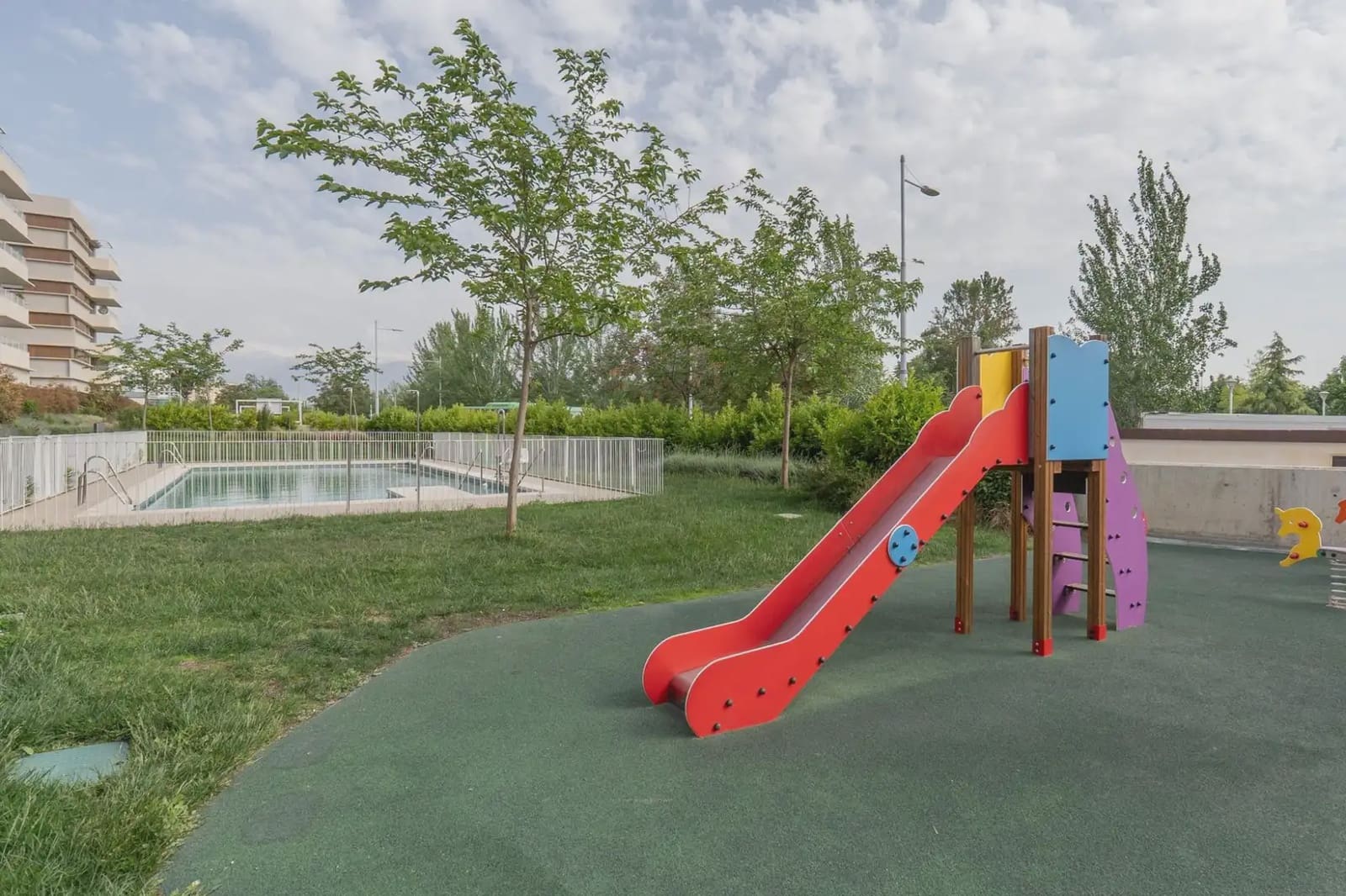 Wohnung zu verkaufen in Granada Stadt mit Pool Garage - 395.000 € (Ref: 9836952)