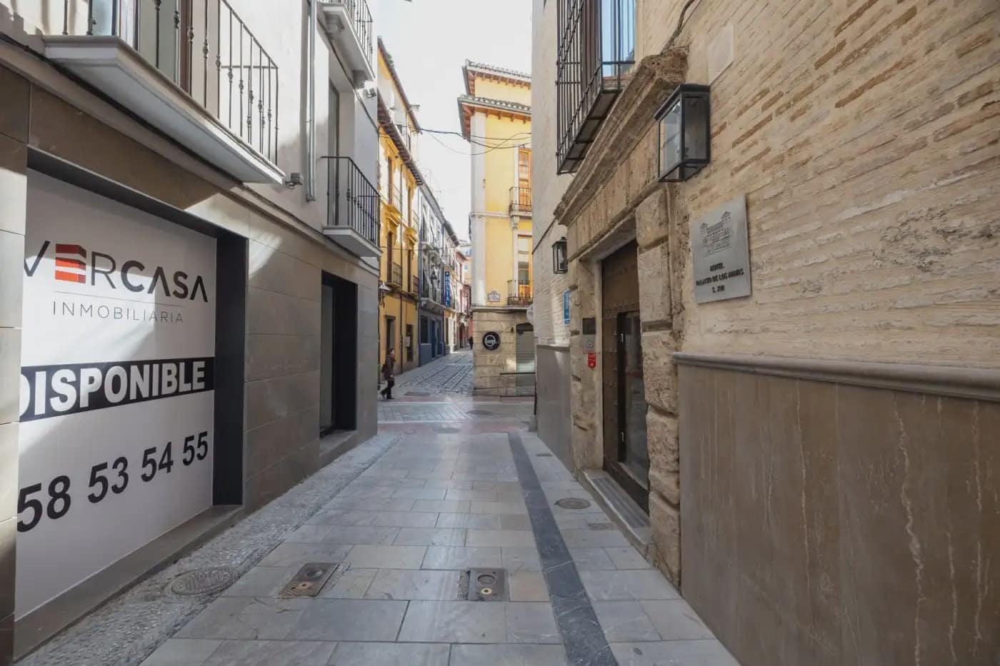Erhverv til salg i Granada by - € 1.200.000 (Ref: 9836955)