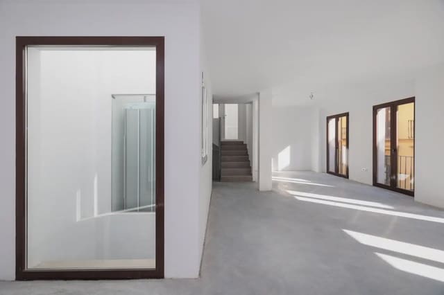Erhverv til salg i San Matías - Realejo, Granada by - € 1.200.000 (Ref: 9836955)