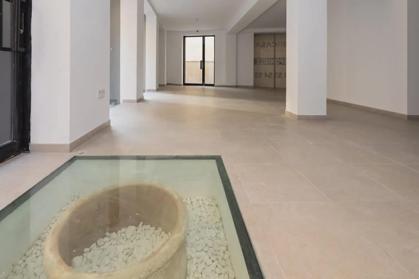 Erhverv til salg i Granada by - € 1.200.000 (Ref: 9836955)