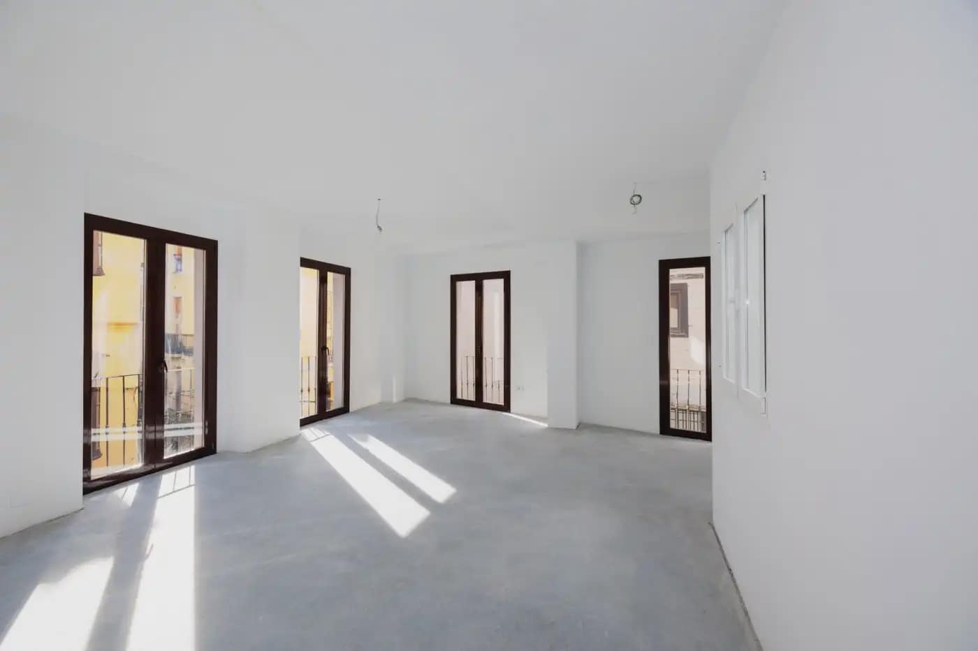 Erhverv til salg i Granada by - € 1.200.000 (Ref: 9836955)