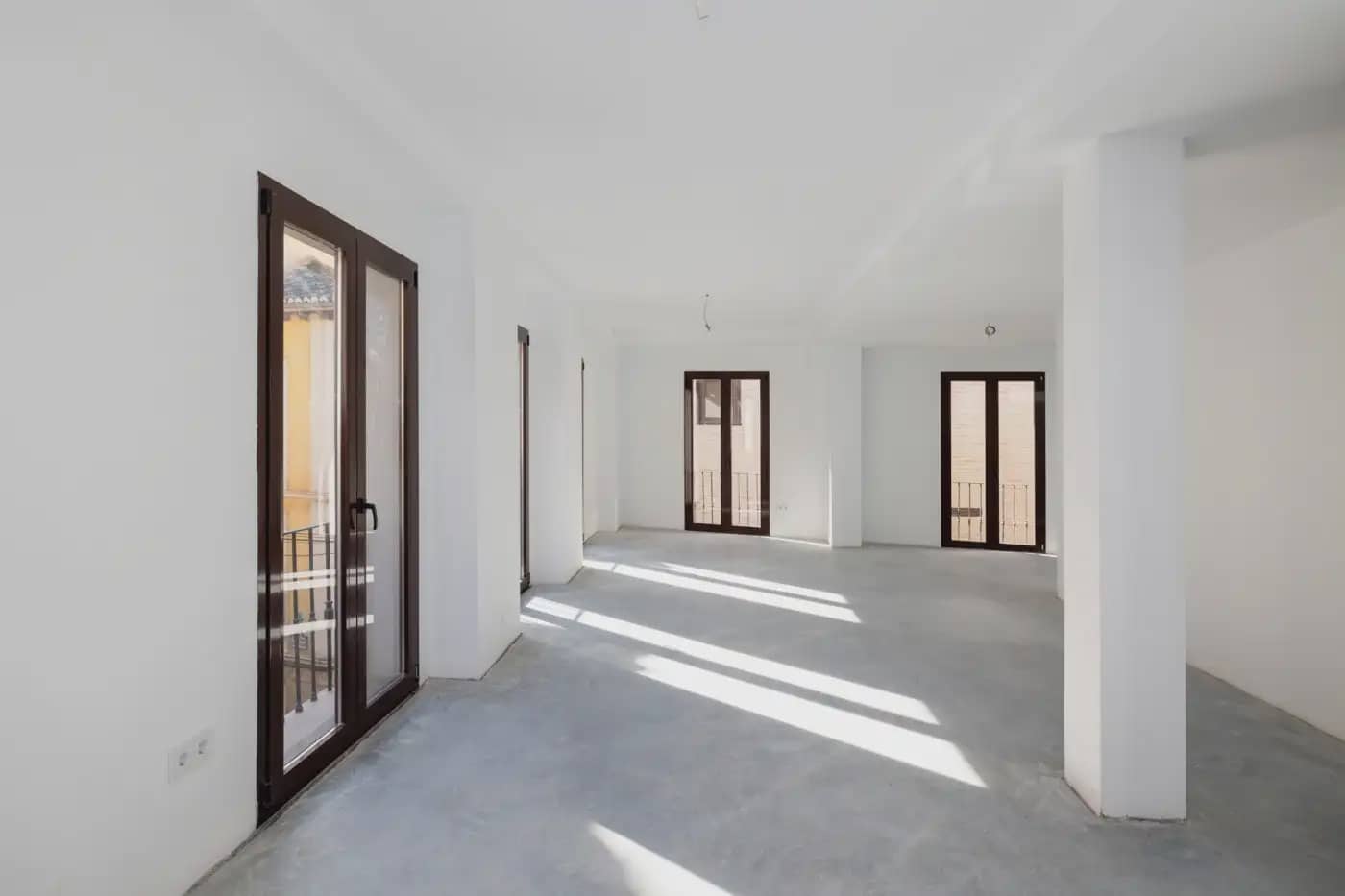 Erhverv til salg i Granada by - € 1.200.000 (Ref: 9836955)