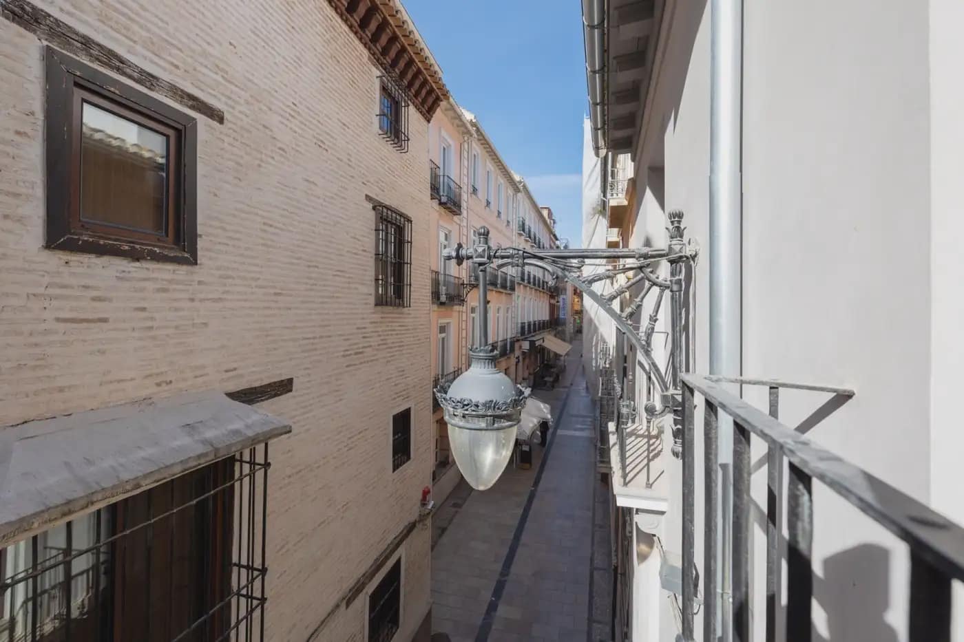 Erhverv til salg i Granada by - € 1.200.000 (Ref: 9836955)