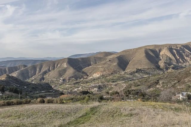 Finca/Herregård til salgs i Cájar - € 110 000 (Ref: 9836956)