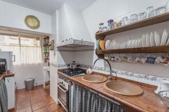 Appartamento in vendita in Poligono Cartuja - La Paz, Granada città - 109.000 € (Rif: 9836959)