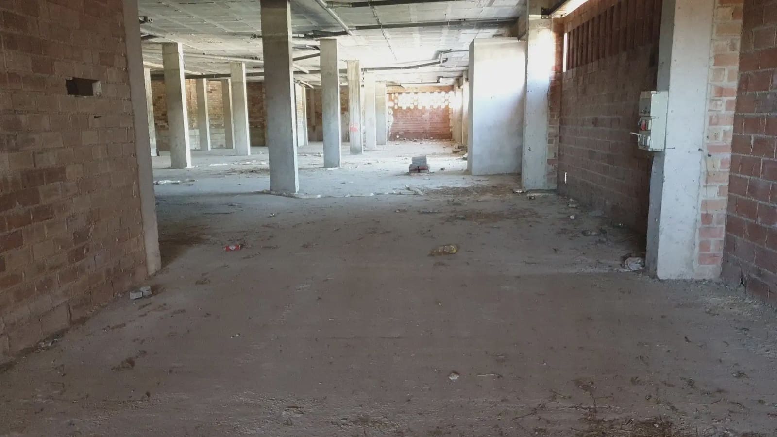 Commercial for sale in Santa Fe - € 238,500 (Ref: 9836964)