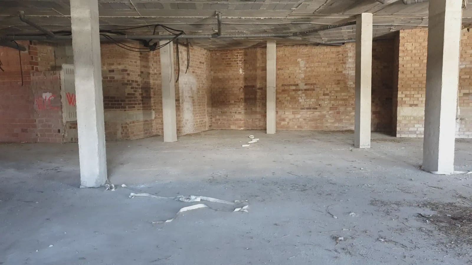 Commercial for sale in Santa Fe - € 238,500 (Ref: 9836964)