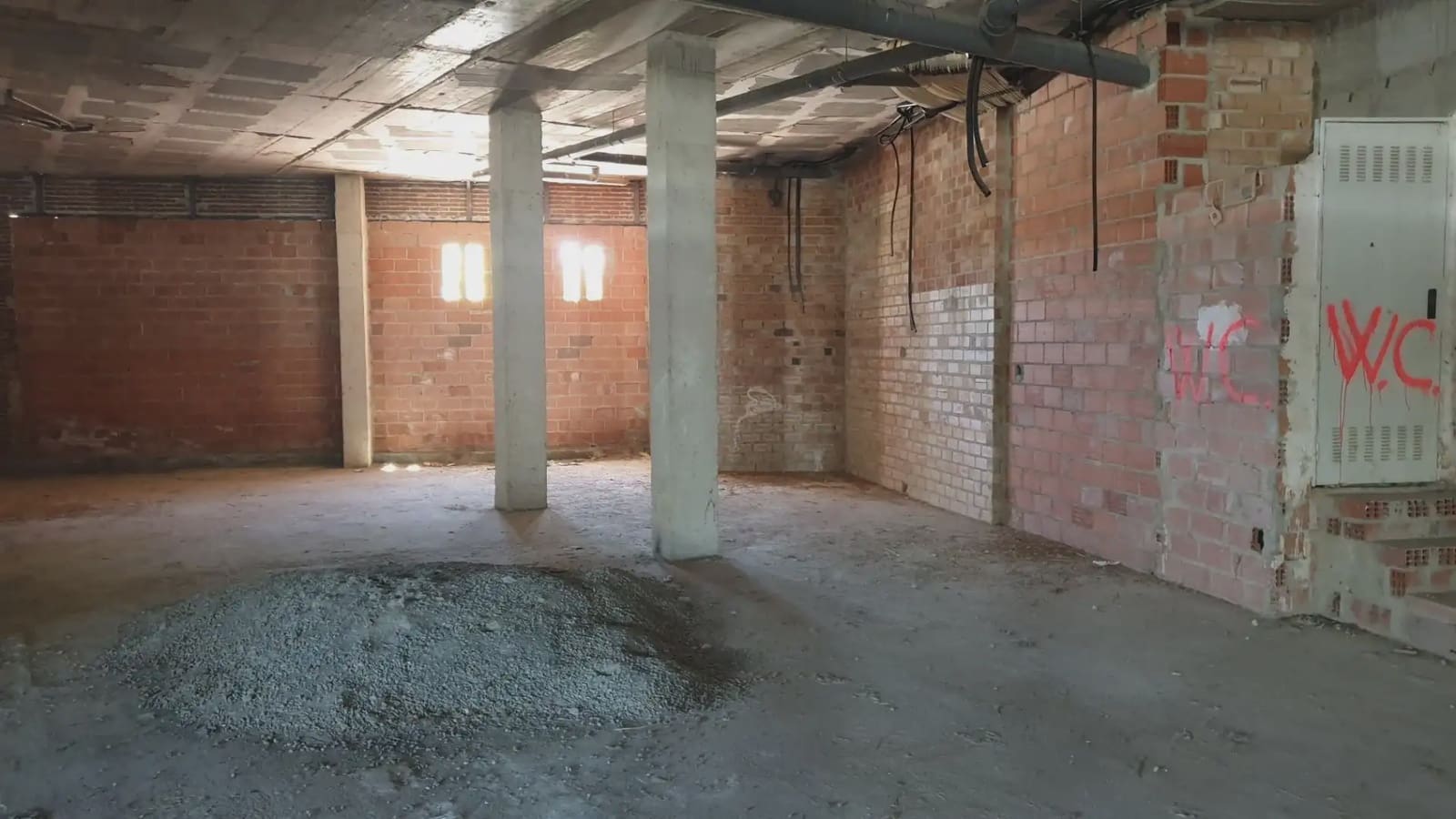 Commercial for sale in Santa Fe - € 238,500 (Ref: 9836964)