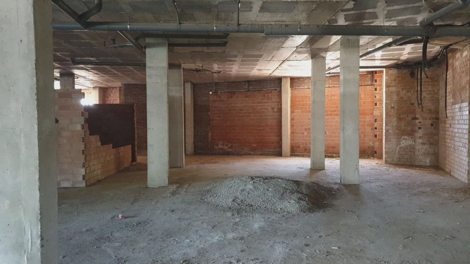 Commercial for sale in Santa Fe - € 238,500 (Ref: 9836964)