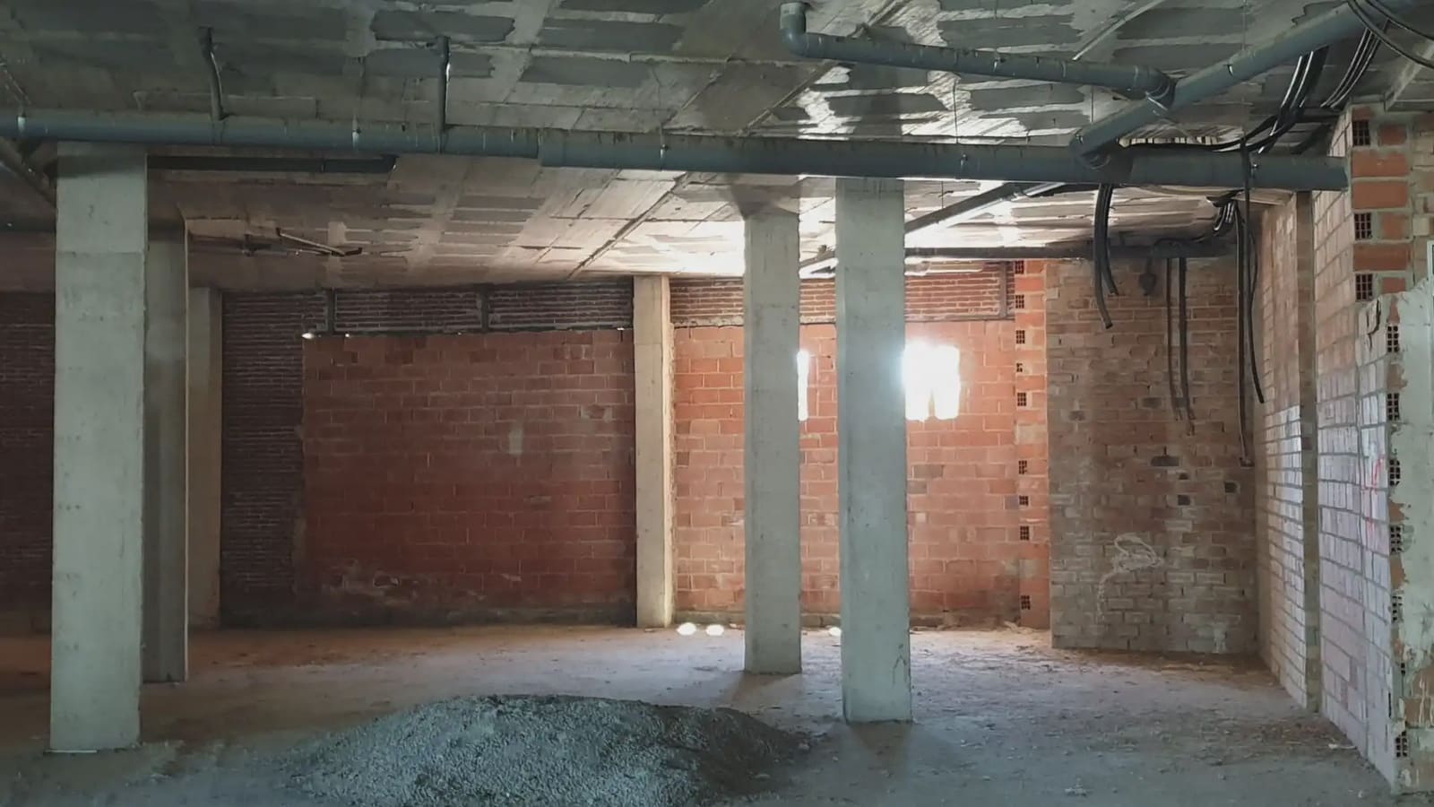 Commercial for sale in Santa Fe - € 238,500 (Ref: 9836964)
