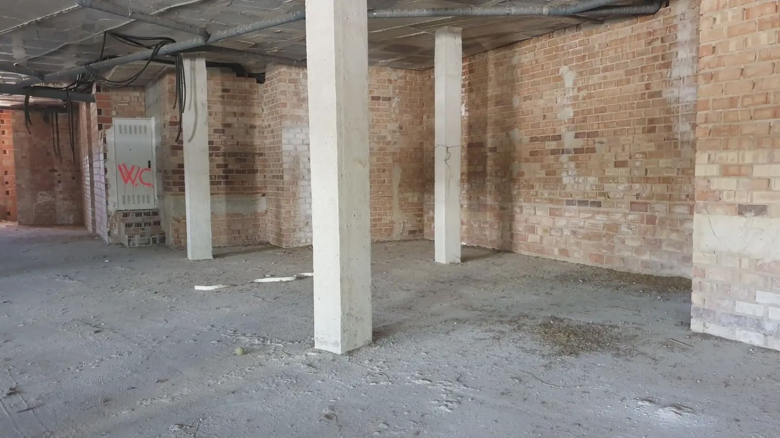 Commercial for sale in Santa Fe - € 238,500 (Ref: 9836964)