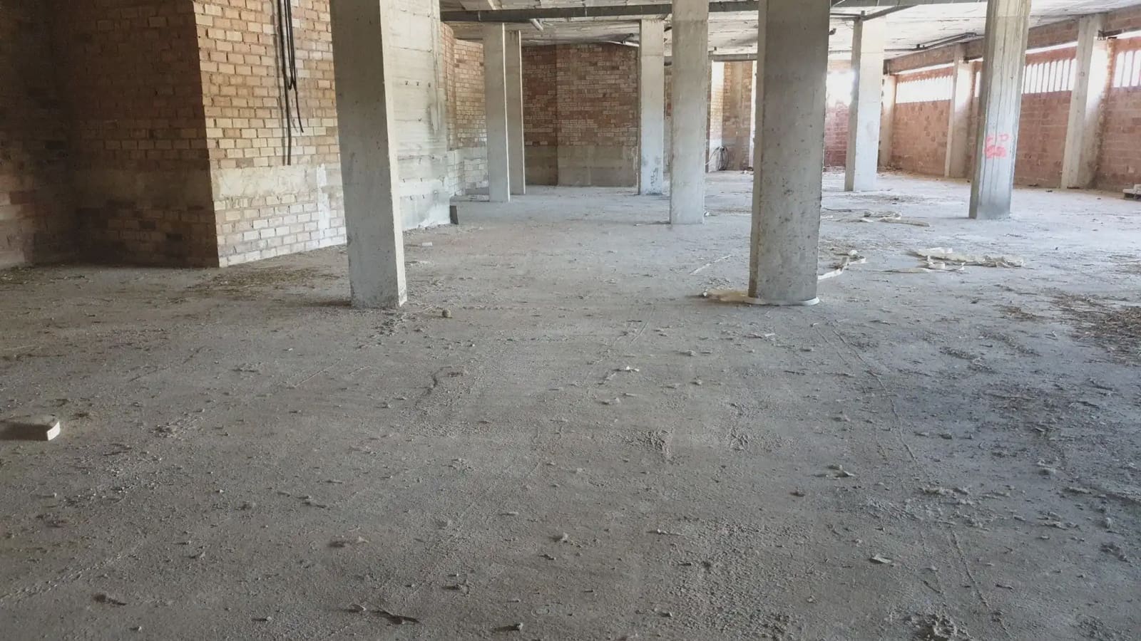 Commercial for sale in Santa Fe - € 238,500 (Ref: 9836964)