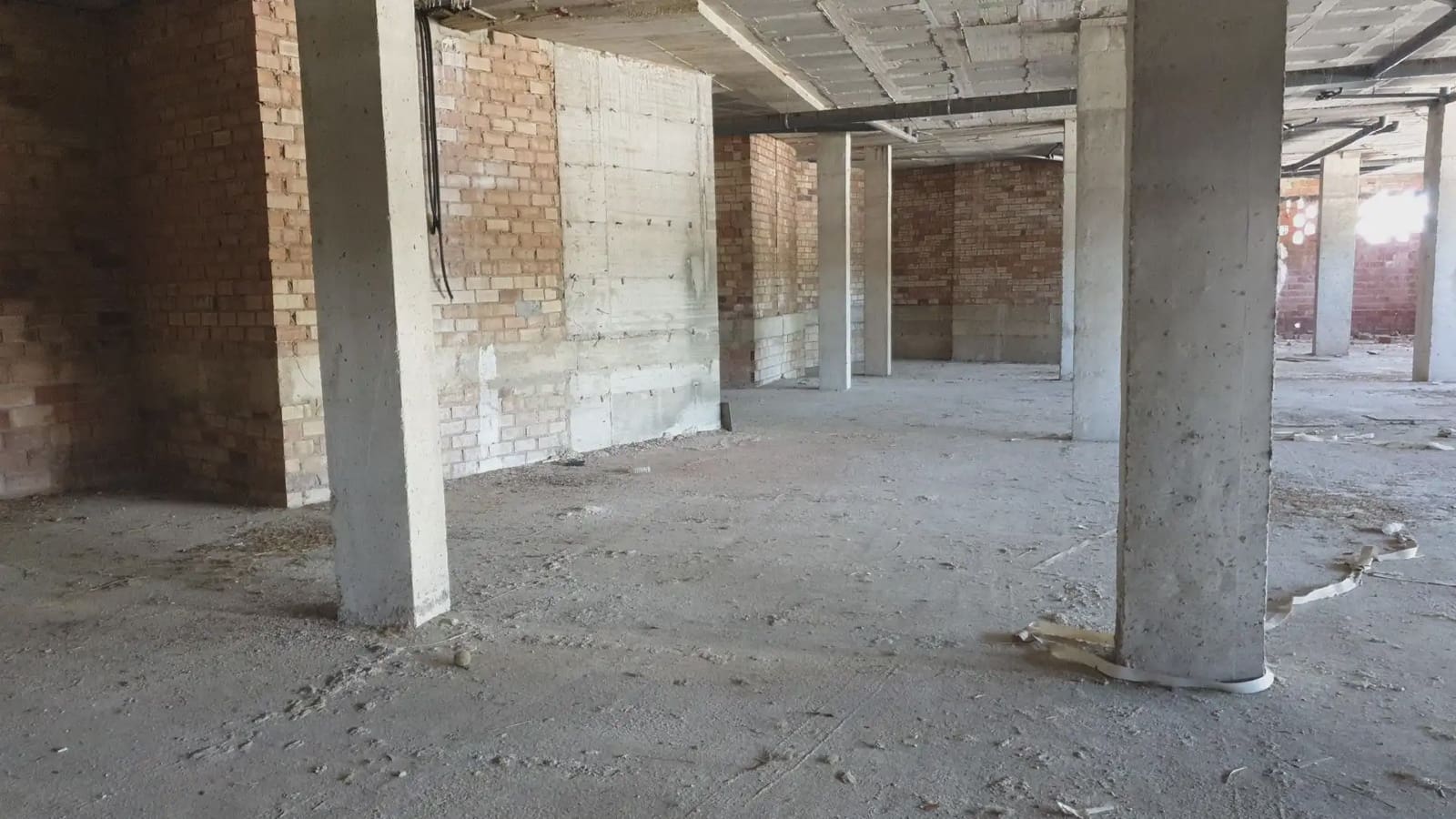 Commercial for sale in Santa Fe - € 238,500 (Ref: 9836964)